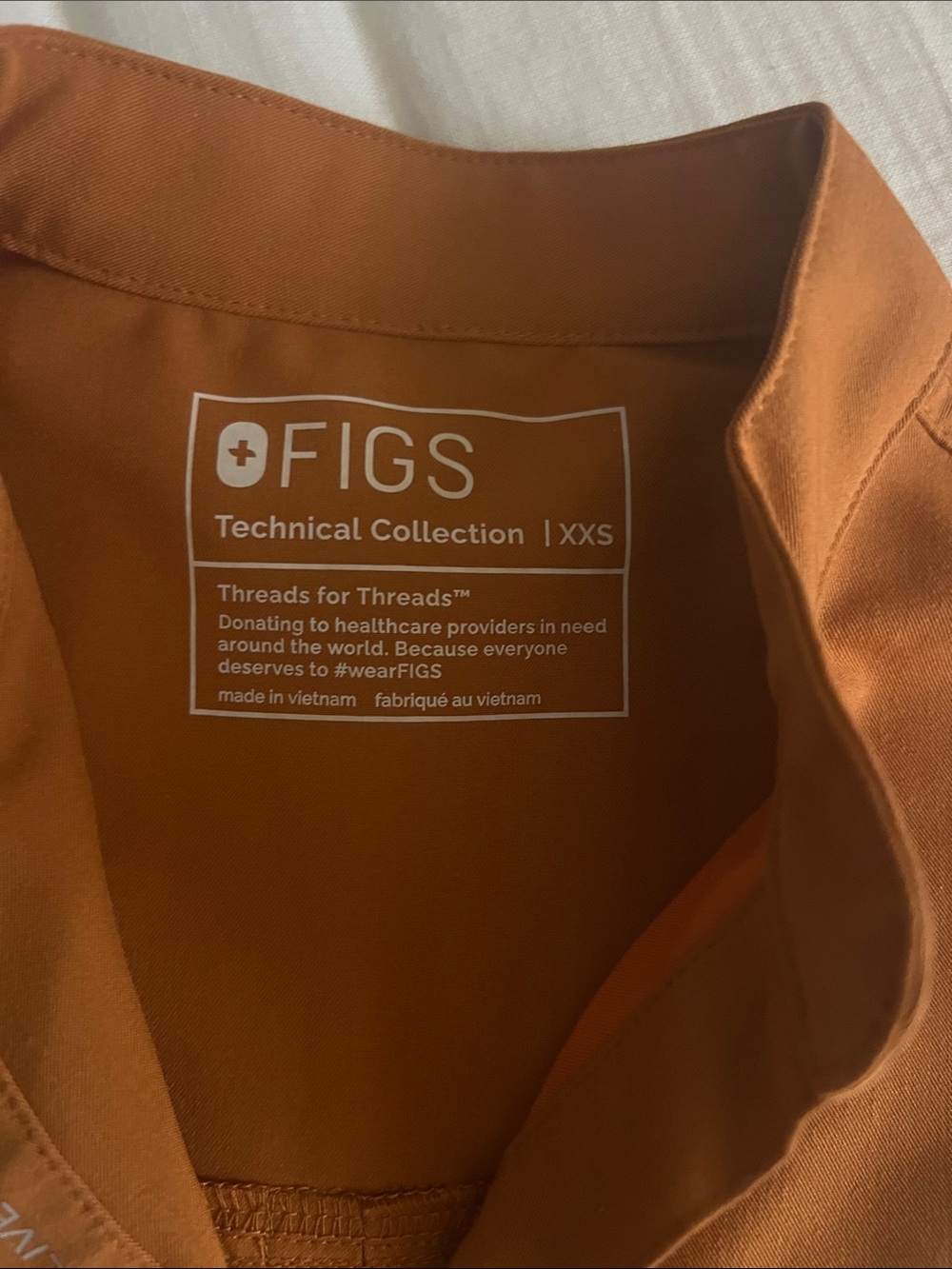 FIGS Rafaela Top in color Atlantic Fall - Picture 2 of 4